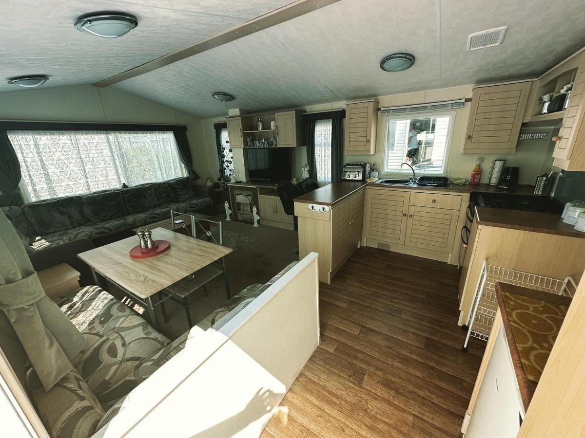Caravan To Hire Lyon'S Robin Hood Rhyl Dış mekan fotoğraf